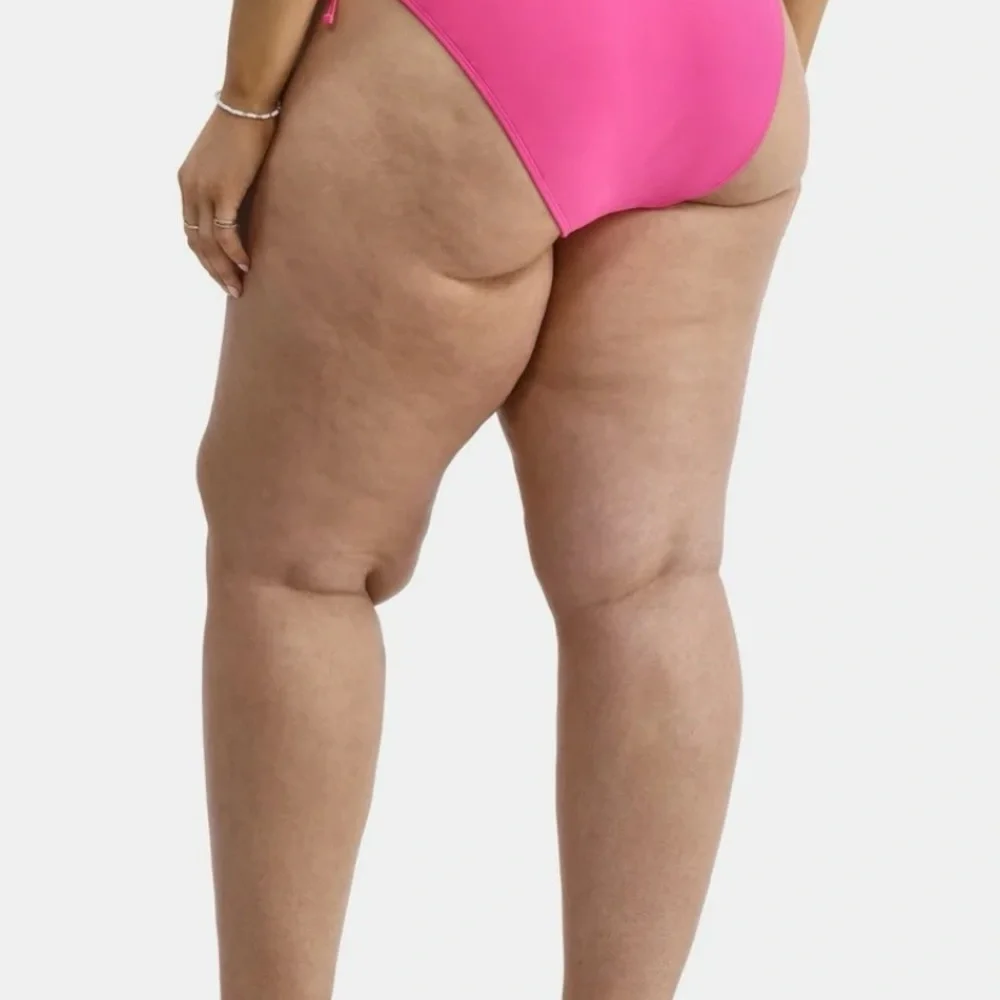 No Boundaries Women’s Electric Pink Side‎ Tie Bikini Bottoms! NWT! Size Large!